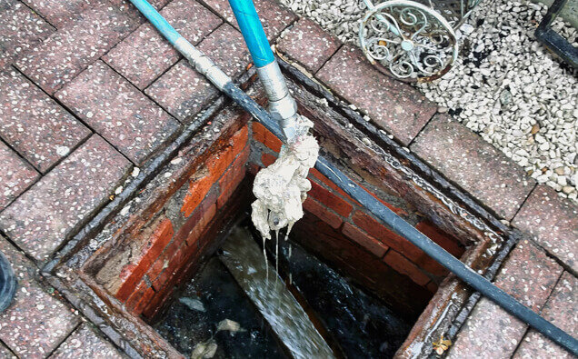 https://plumbermounthawthorn.com.au/uploads/2025/06/blocked-drains-598620.jpg