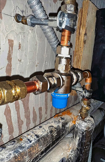 https://plumbermounthawthorn.com.au/uploads/2025/06/emergency-plumbing-912174.jpg